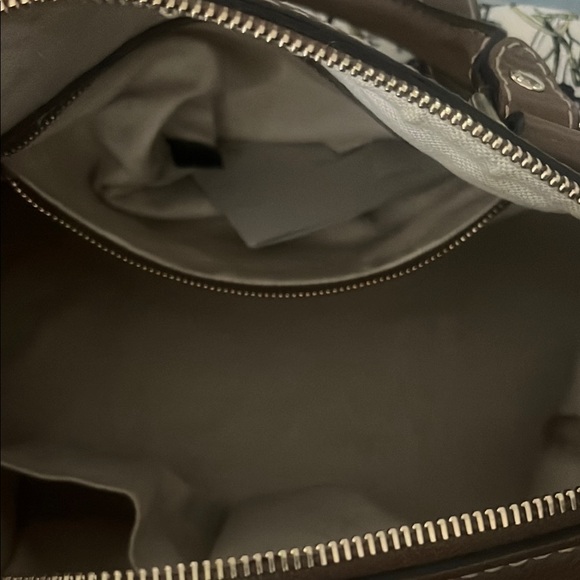 Serial number - Picture 3 of 4